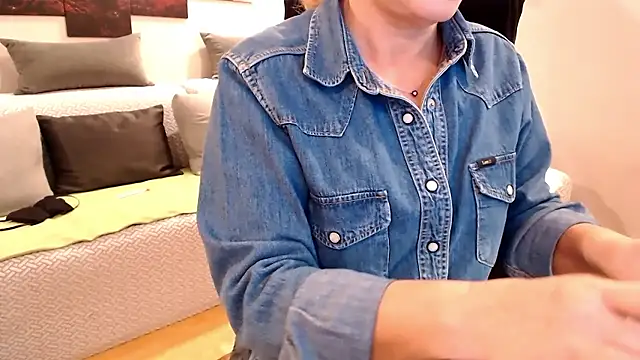 XXX chat uživo modela sempre-rompina