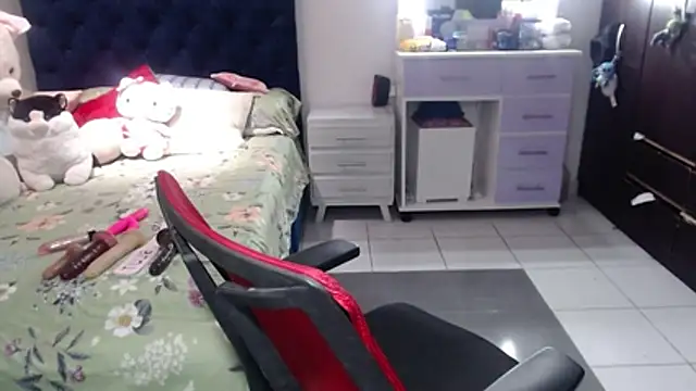 دردشة pervert_mommy_ الجنسية المباشرة