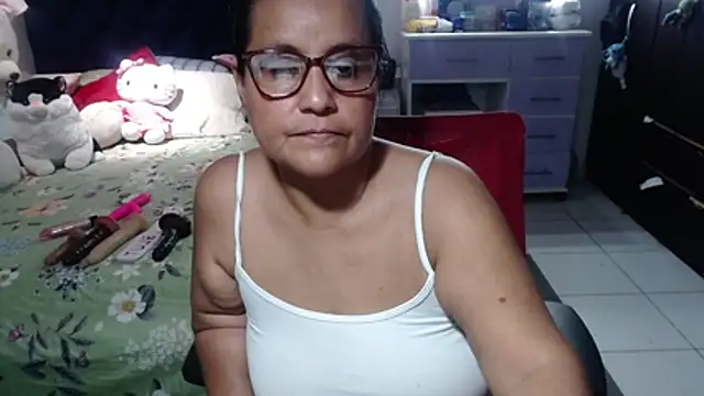 دردشة pervert_mommy_ الجنسية المباشرة