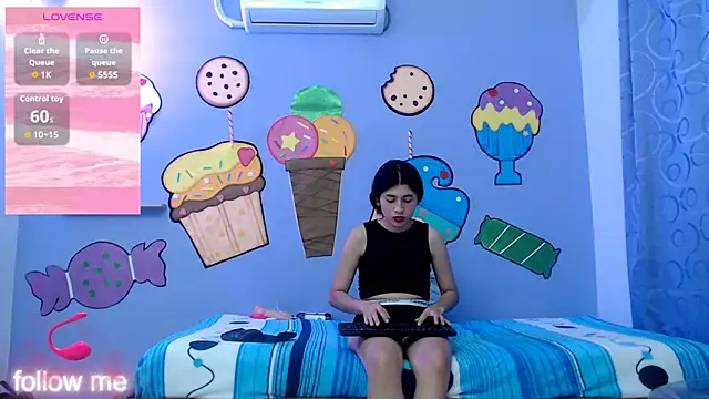 XXX chat uživo modela skinnykalitzo18