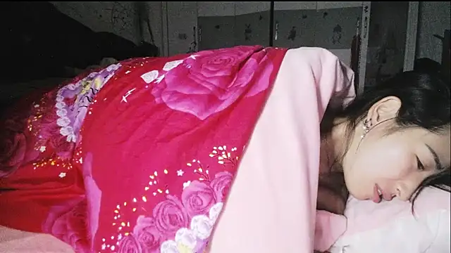 hebe-02's Live XXX Chat