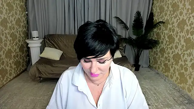 KiraTempt's Live XXX Chat