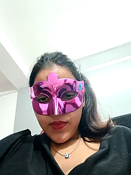 Shivani_hotty Adlı Modelin Canlı XXX Sohbeti