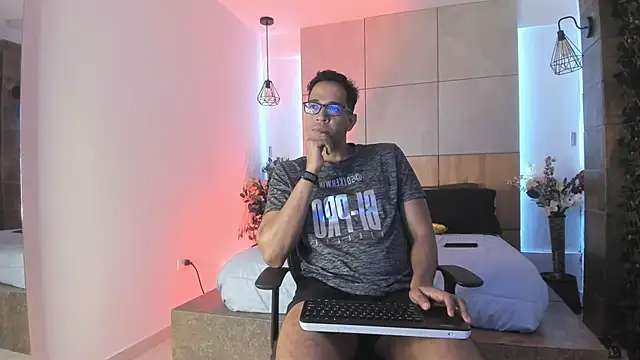 Czat XXX na żywo – JacobDraven