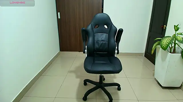 sebastian_oconnor77 即時 XXX 聊天