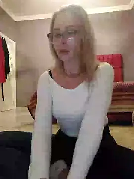 ElenabonyX: онлайн-секс-чат