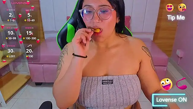 delirium_a live XXX chat