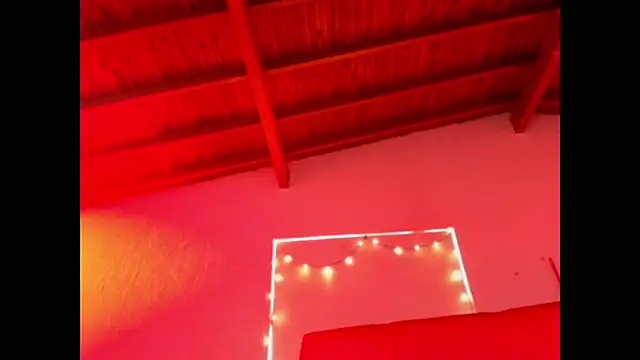 Canela_Osada_: онлайн-секс-чат