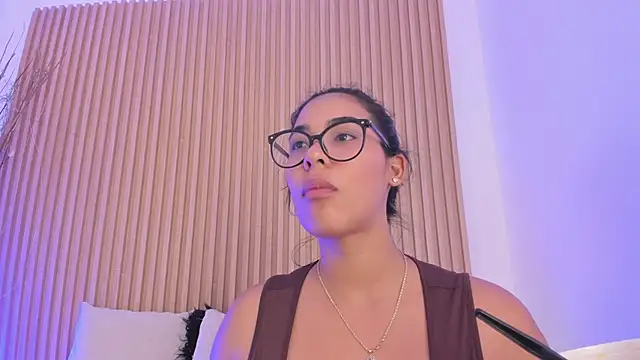 دردشة GenesisRuiz الجنسية المباشرة