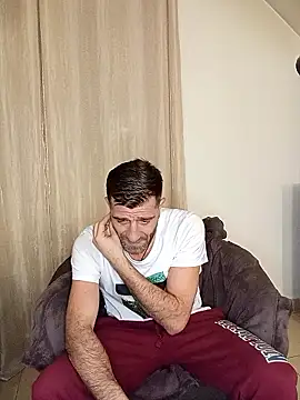 Alexdaniel89 Adlı Modelin Canlı XXX Sohbeti