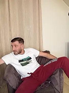 Alexdaniel89 现场XXX聊天