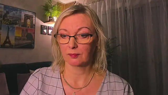 vanessa_chat Show in webcam