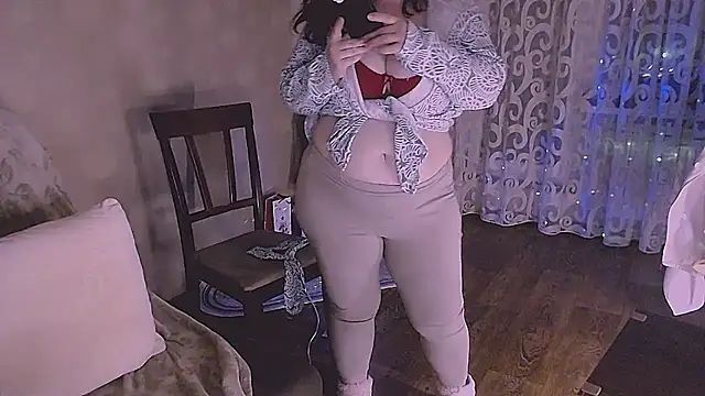 SoftLia Adlı Modelin Canlı XXX Sohbeti