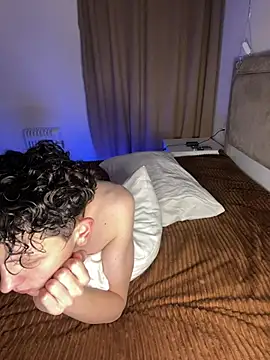 Pertunjukan Kamera Web TwinksNextDoor