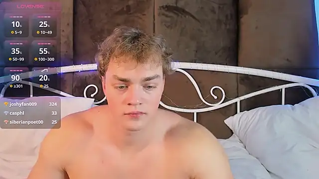 Show modela ChaseMuscular na web-kameri