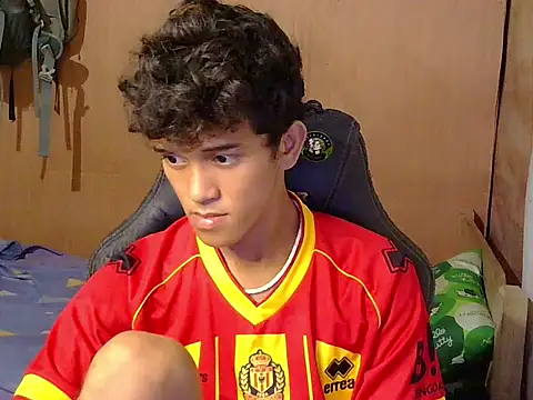 hugekenbigcock 即時 XXX 聊天