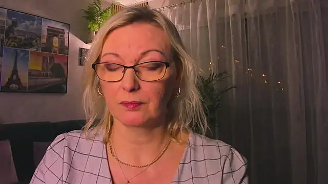 vanessa_chat élő XXX-chatje