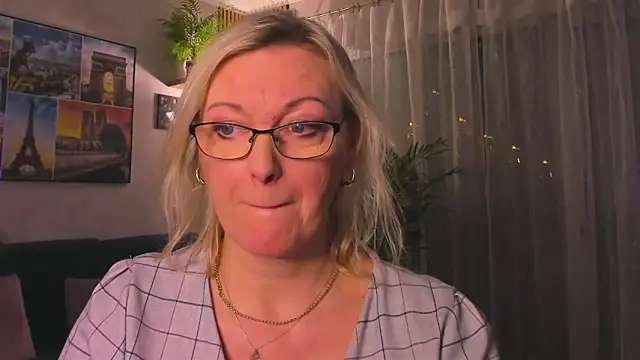 vanessa_chat Adlı Modelin Canlı XXX Sohbeti