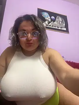 MikyVesela élő XXX-chatje