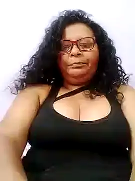 Amarantha25 élő XXX-chatje