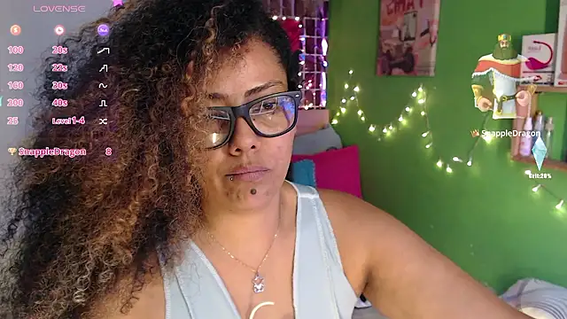 Chat +18 de katherinnyazz ao vivo