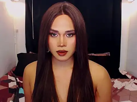 Show modela YllanaAltheaXxX na web-kameri