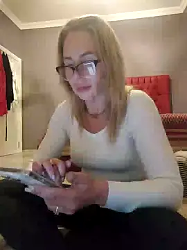 ElenabonyX élő XXX-chatje