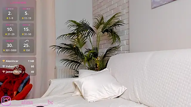 Pertunjukan Kamera Web Miss--boo