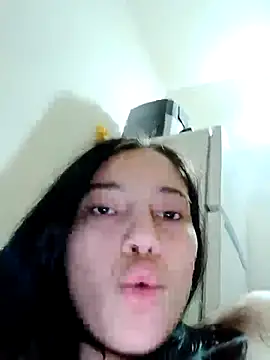 Virgin_Pussy_Love Adlı Modelin Web Kamerası Şovu