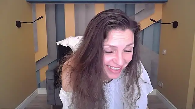 EllaLong's Live XXX Chat