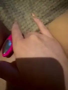 anonimgirl18old's Live XXX Chat