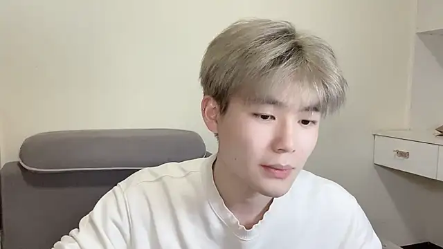 xiaoyang5200 在線直播表演