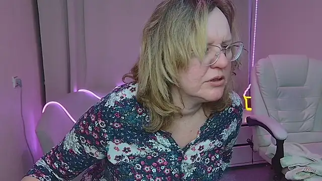 VestaWoody Chat XXX live