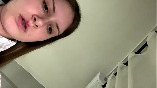 Iuckystar19 élő XXX-chatje