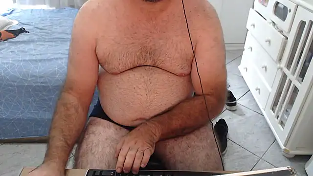 MysterBearMG's Webcam Show