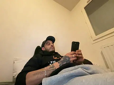 Rebeu313 即時 XXX 聊天