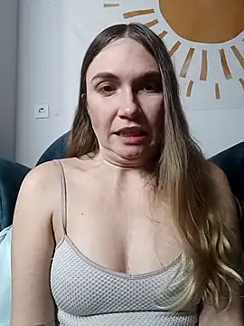 KisaVixen Adlı Modelin Canlı XXX Sohbeti