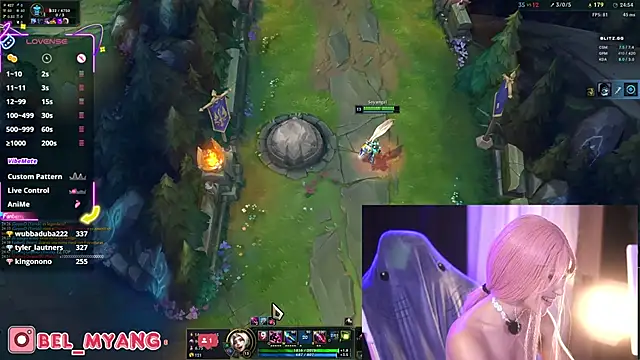 Bella-Franco élő XXX-chatje