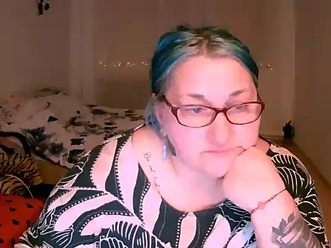 BlondyBigBoobs: онлайн-секс-чат