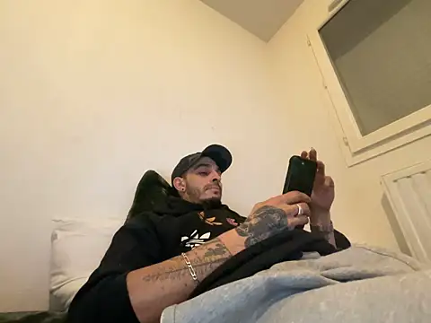 Rebeu313 即時 XXX 聊  天