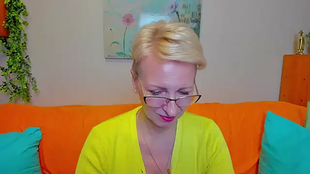 iamyourdream89 Adlı Modelin Canlı XXX Sohbeti