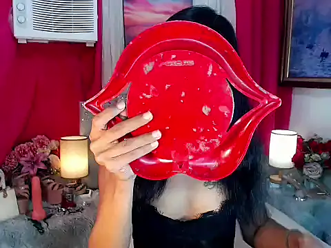 Tarah_MC_Collins Adlı Modelin Web Kamerası Şovu