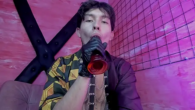 Eliot_X live XXX chat