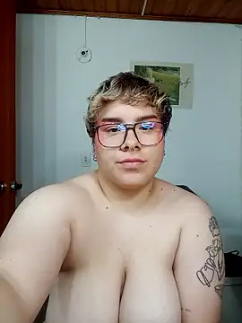 amalia_love: онлайн-секс-чат