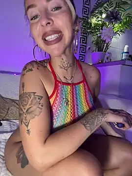 CheekyChels' Live XXX Chat