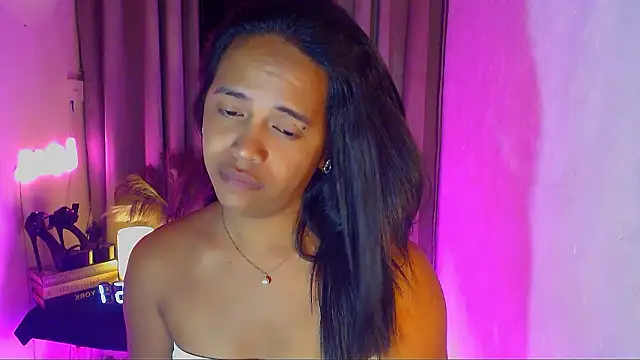 Pertunjukan Kamera Web Lorainnelustts