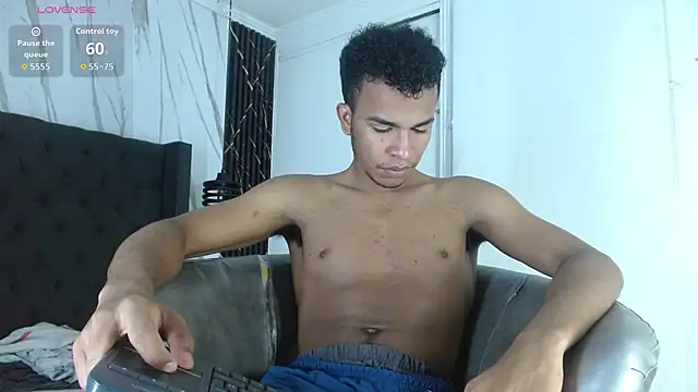 XXX chat uživo modela aston_xvera