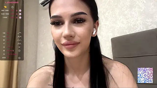 AuraJefcoat's Live XXX Chat