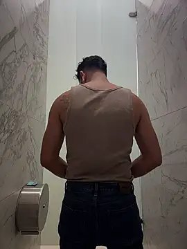 liam_bronw 即時 XXX 聊天