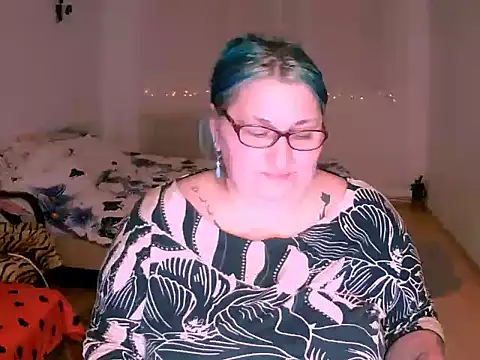 BlondyBigBoobsのライブXXXチャット